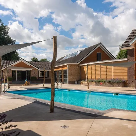 Апартаменты Luxury 8-person Waterfront Veluwe With Private Hot Tub Sauna And Air Conditioning