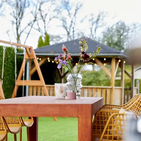 Luxury 8-person Waterfront Veluwe With Private Hot Tub Sauna And Air Conditioning