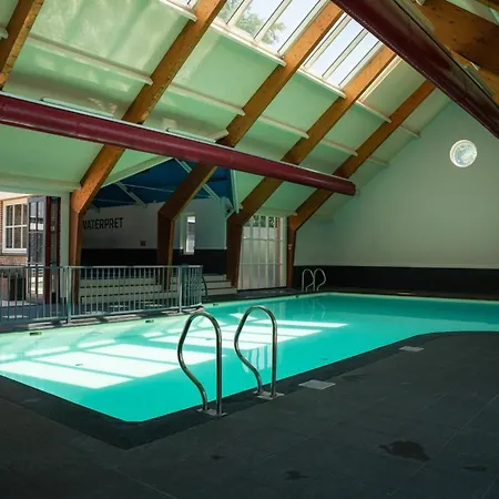 Апартаменты Luxury 8-person Waterfront Veluwe With Private Hot Tub Sauna And Air Conditioning