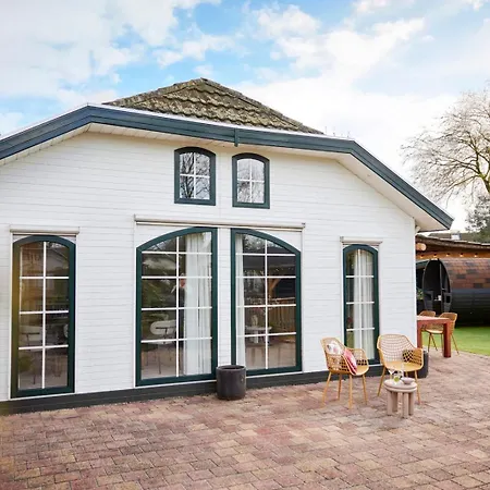 Luxury 8-person Waterfront Veluwe With Private Hot Tub Sauna And Air Conditioning Apartman Voorthuizen