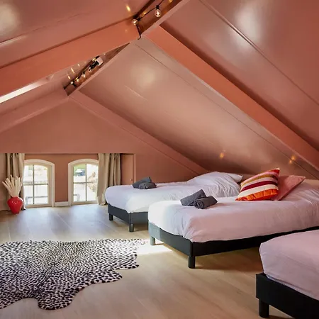 Luxury 8-person Waterfront Veluwe With Private Hot Tub Sauna And Air Conditioning * Вортхёйзен